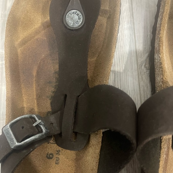 Betula by Birkenstock Brown Suede Gizeh Sandals Size 6 - Picture 13 of 16